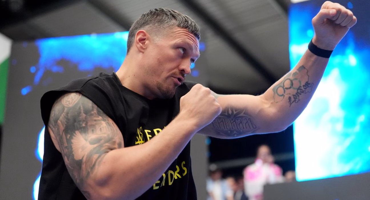 Таємний код татуювань Усика: боксер вперше поділився значенням символів
