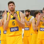 Феноменальний нападник “Шахтаря” встановив рекорд з 6 голами проти “Карпат”: аналіз тріумфу (відео)