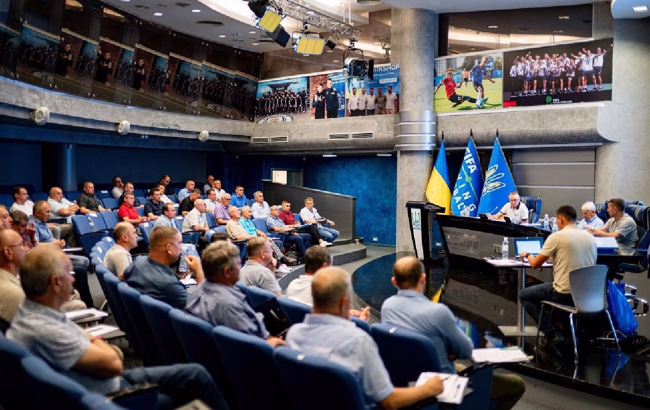 Унікальний заголовок: "УАФ добивається скасування гри з Росією: Міжнародний футбол під питанням?"