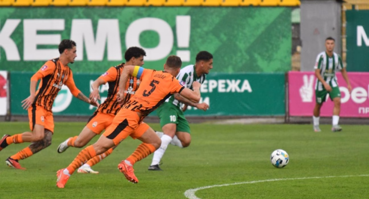 Донецький "Шахтар" у видовищній нічиї з шістьма голами втрачає перемогу у Львові